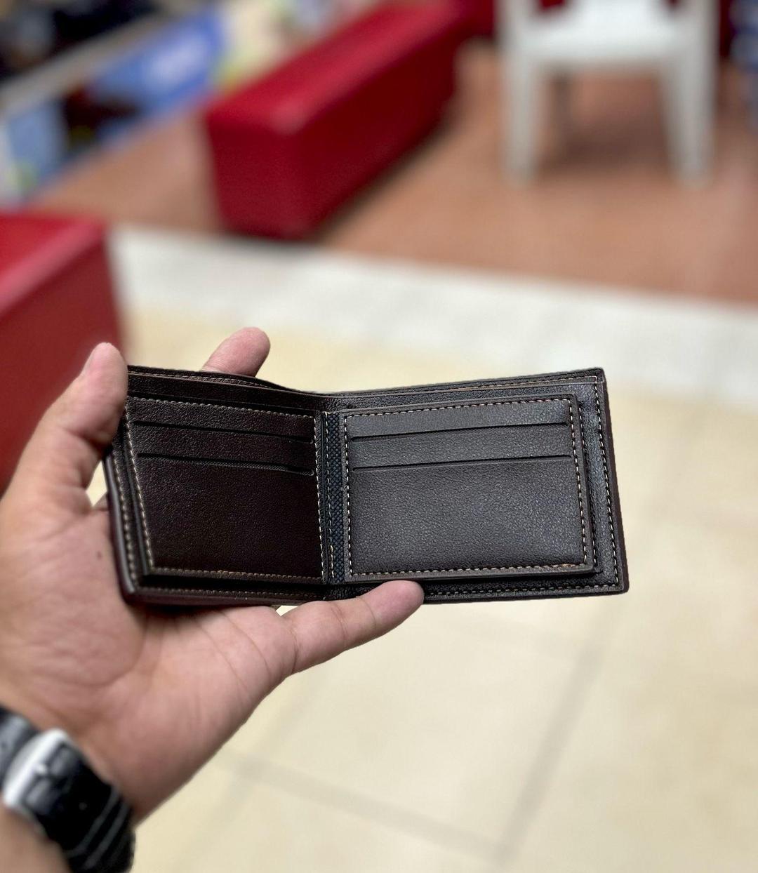 Men's Stylish Textured Leather Wallet