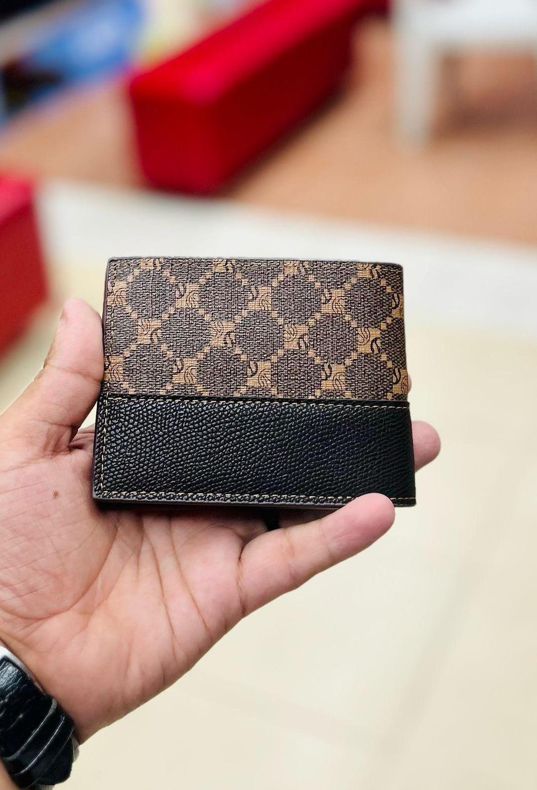 Men's Stylish Textured Leather Wallet